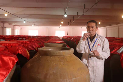 赫江华_副本.jpg 赫江华_副本.jpg